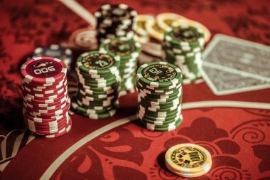 forum sgp Play'n GO live casino dealer table with multiple camera angles and betting interface